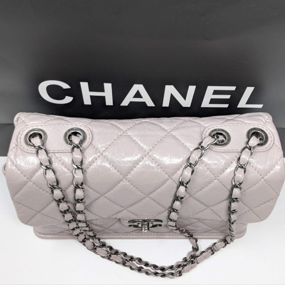 🦄🎉CHANEL Pink Bag Glazed Leather Flap Bag! Super Rare Color! Limited Edition - Picture 14 of 16